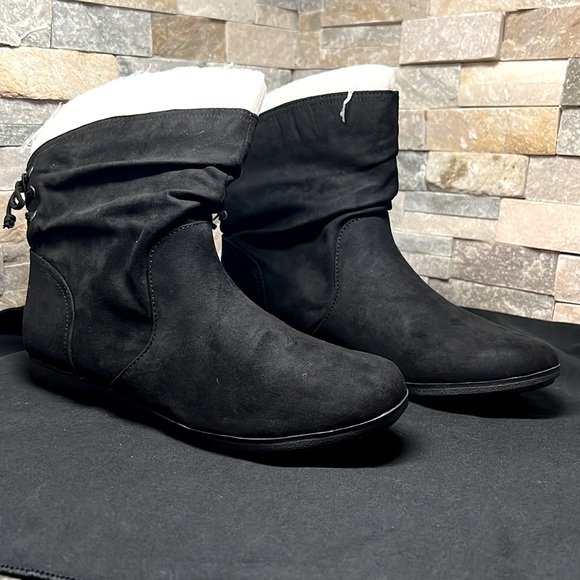 Arizona Jean Company Shoes - Arizona Kacy suede like black ankle boot